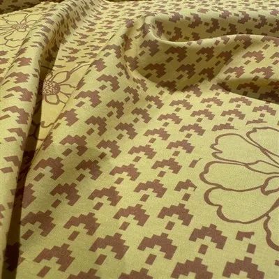 Какова текстура шелковой ткани?